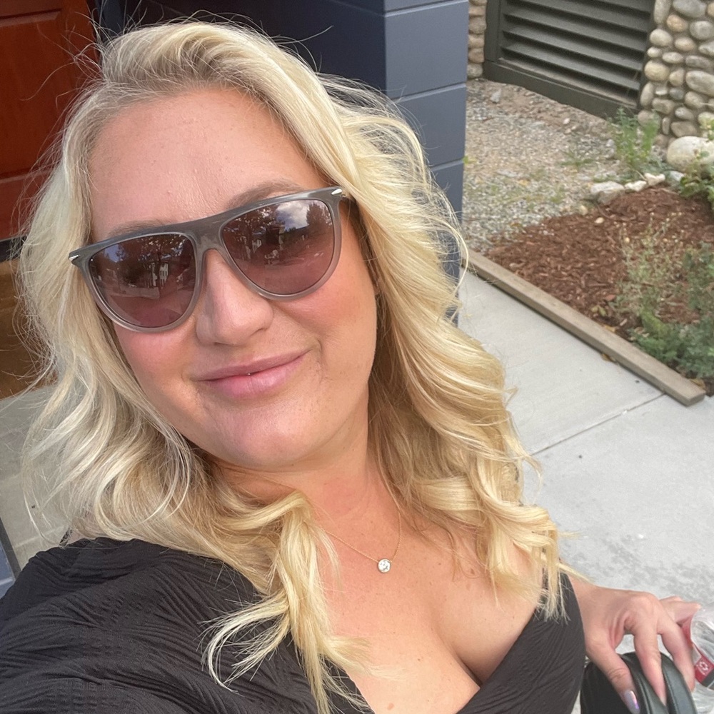 Meet your Posher, Jennifer